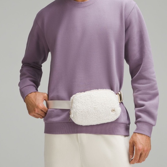 Lululemon Everywhere Belt Bag 1L Fleece - Picture 5 of 12